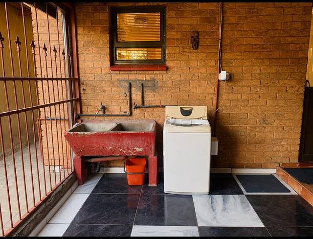 3 BEDROOM FREESTANDING FOR SALE IN VANDERBIJLPARK CE 2